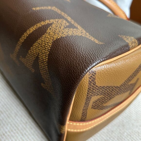 LOUIS VUITTON Reverse Monogram Giant Speedy Bandouliere 30 Bag - Picture 12 of 15